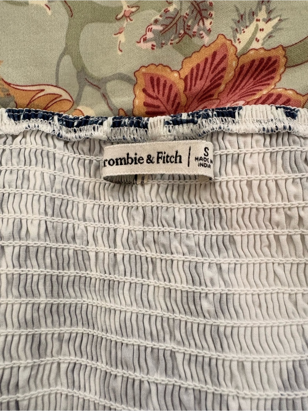 Abercrombie & Fitch Blue and White Floral Puff-Sleeve Midi Dress - Picture 3 of 3